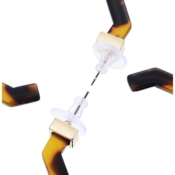 SALE💚 any 3 for $18 💚
 BOGO BaubleBar Style Tortoise Earrings Hoop - Picture 5 of 5